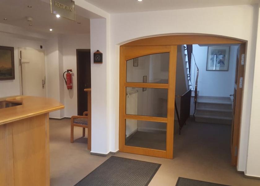 Hessen Steinbach Interior Entrance