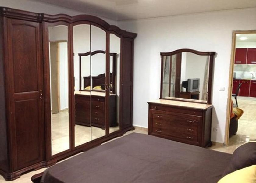  Algiers Room