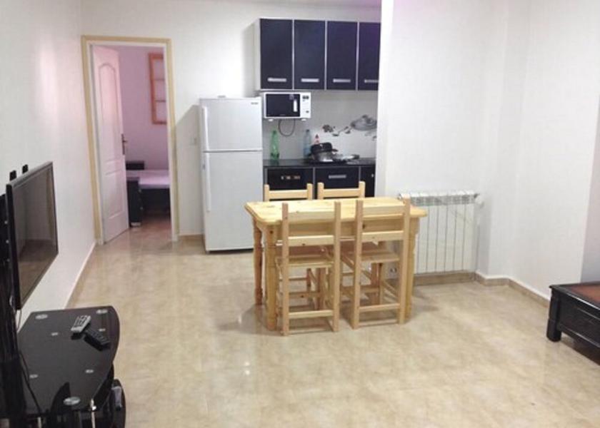  Algiers Room Service - Dining