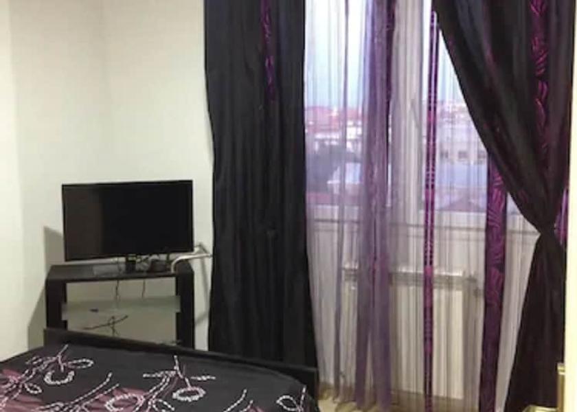  Algiers Room