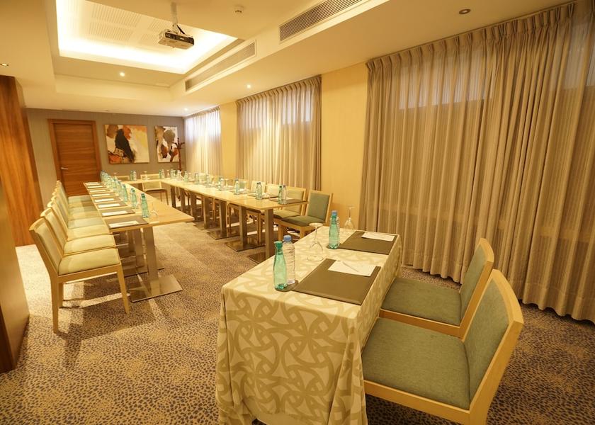  Algiers Meeting Room