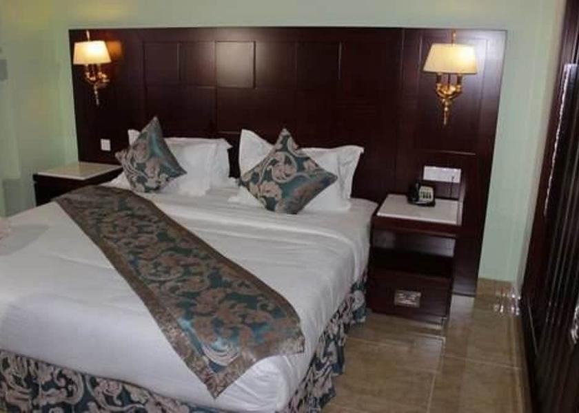 Algiers Room