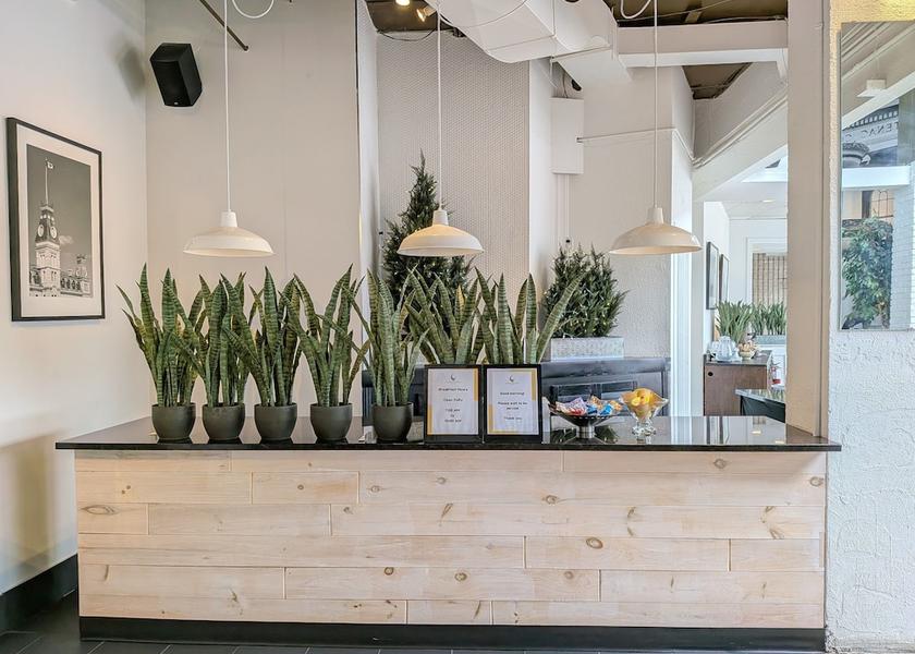 Ontario Kingston Breakfast Area