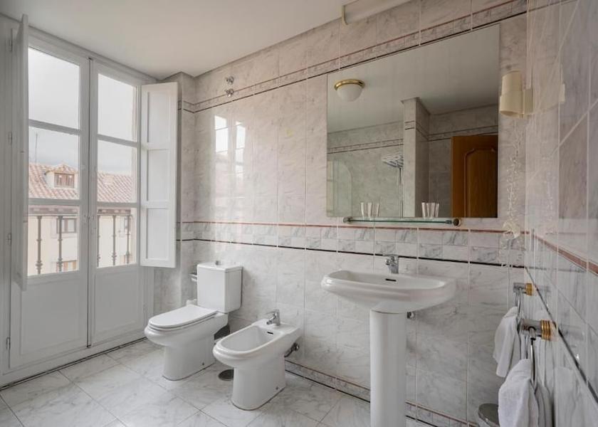Community of Madrid San Lorenzo de El Escorial Bathroom