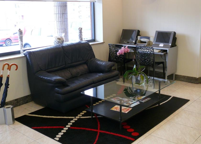 Cantabria El Astillero Lobby sitting area