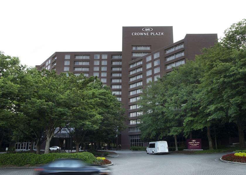 Georgia Dunwoody Exterior Detail