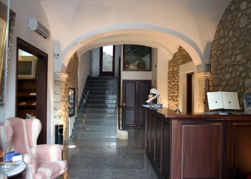 Catalonia Besalu Reception
