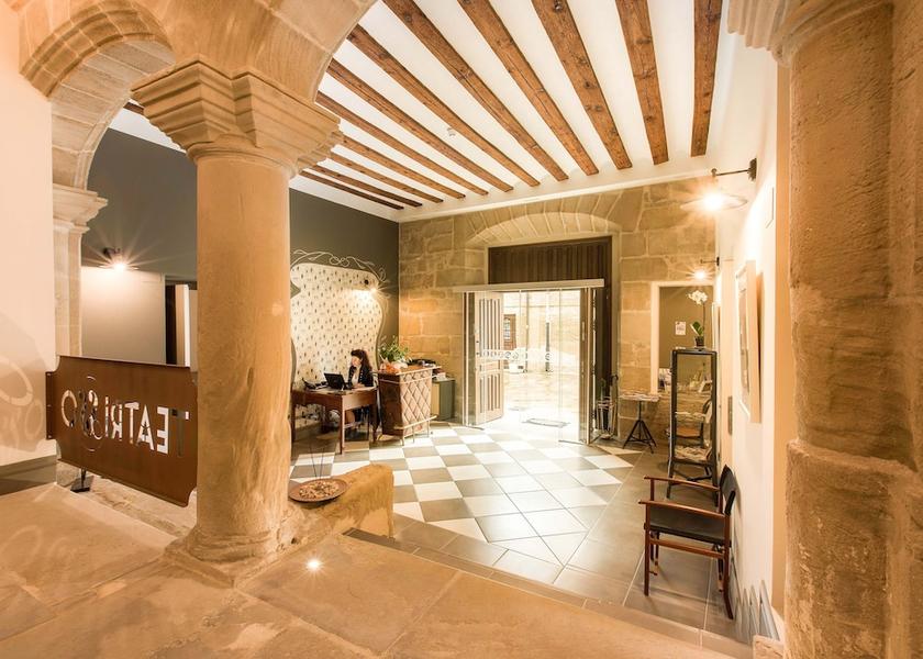 La Rioja Cuzcurrita de Rio Tiron Interior entrance