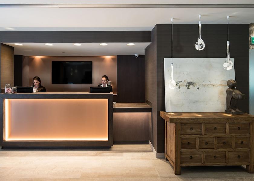 Catalonia Barcelona Reception