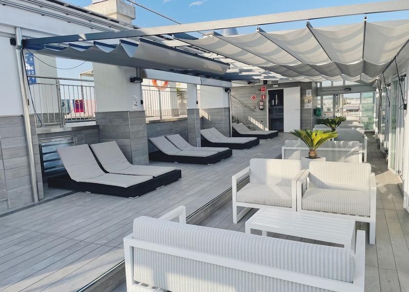 Catalonia Salou Rooftop pool
