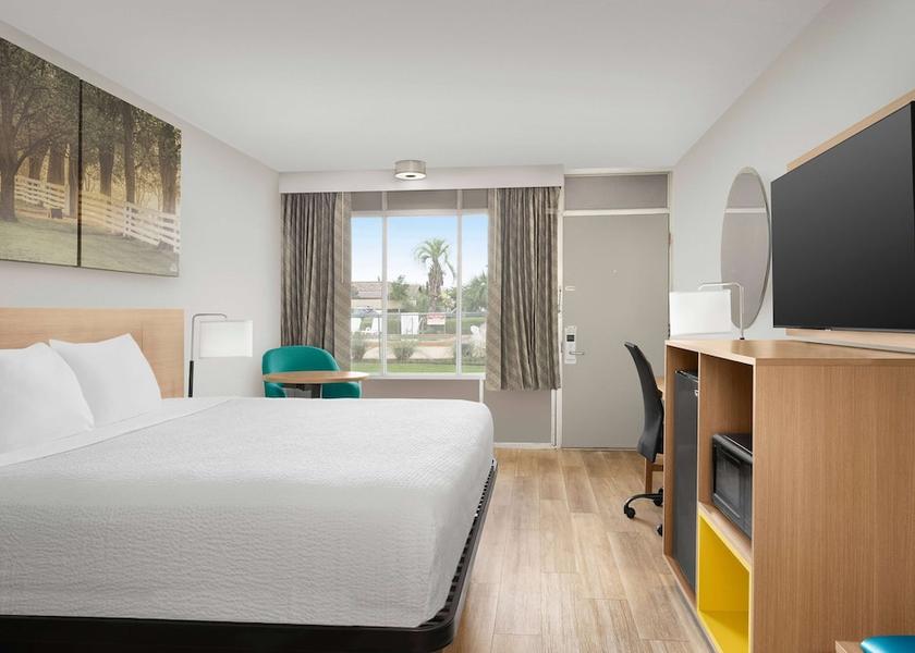 Florida Lake City Room