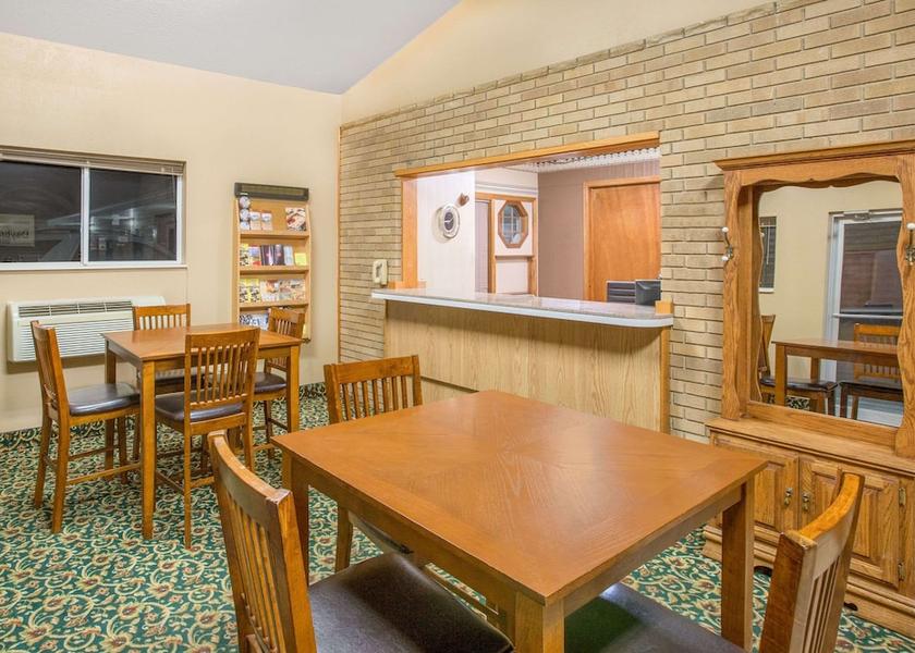 Minnesota Worthington Breakfast Area