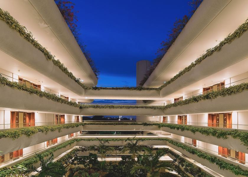  Singapore Exterior Detail