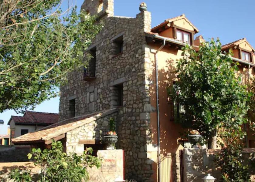 Castile and León Torrecaballeros Facade