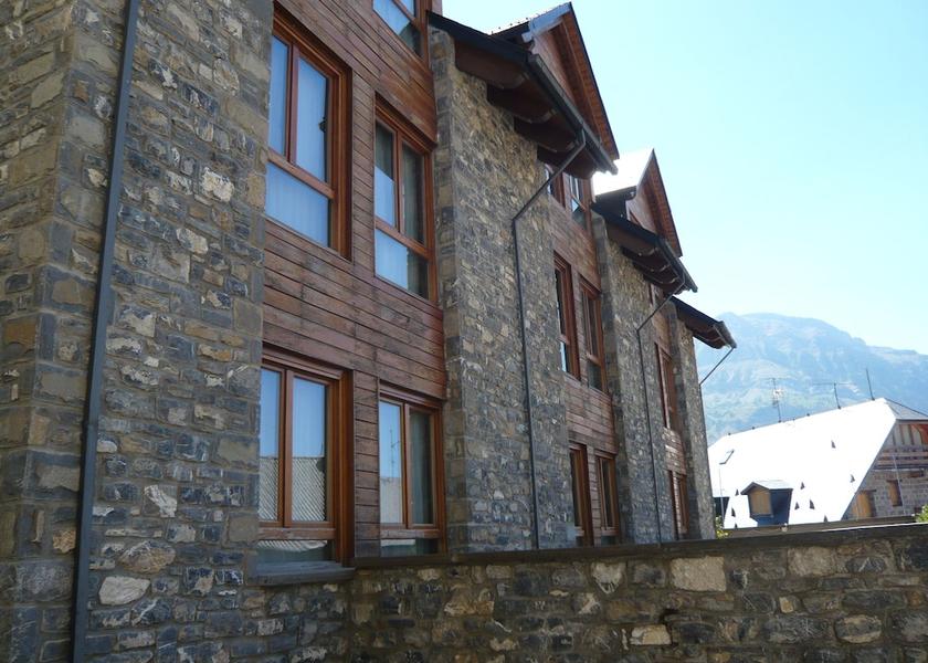 Aragon Sallent de Gallego Facade