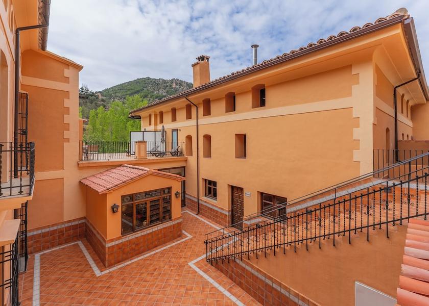 Aragon Villarluengo Courtyard view