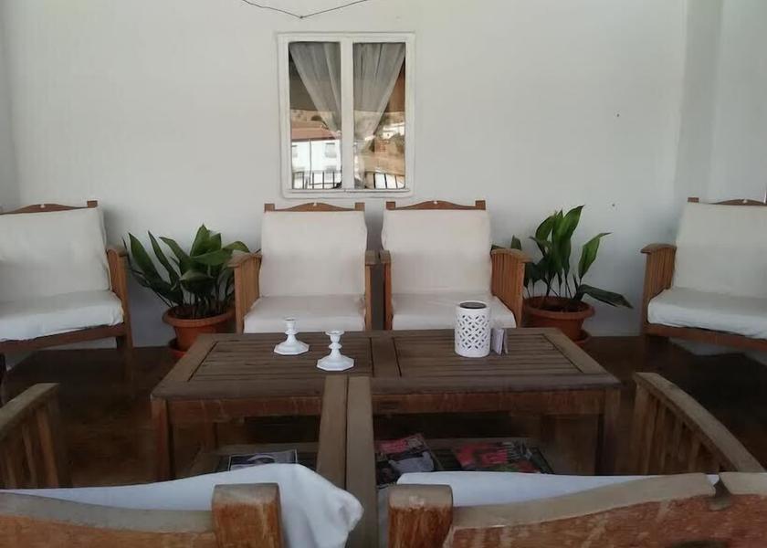 Andalucia Cortes y Graena Porch