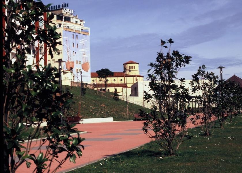 Cantabria El Astillero Exterior Detail
