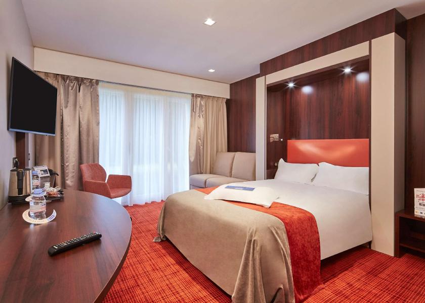 Pays de la Loire Bouaye Standard Room - 1 Double Bed 1 Single Bed