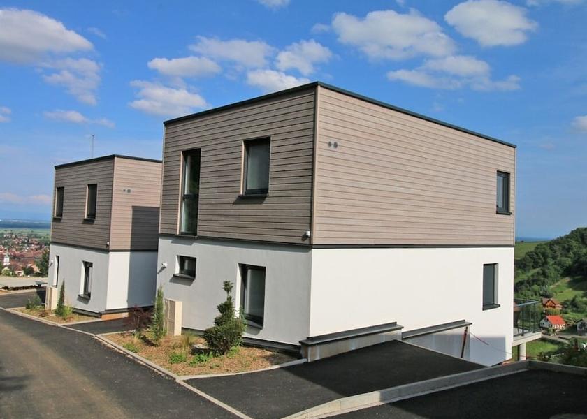 Grand Est Barr Exterior Detail
