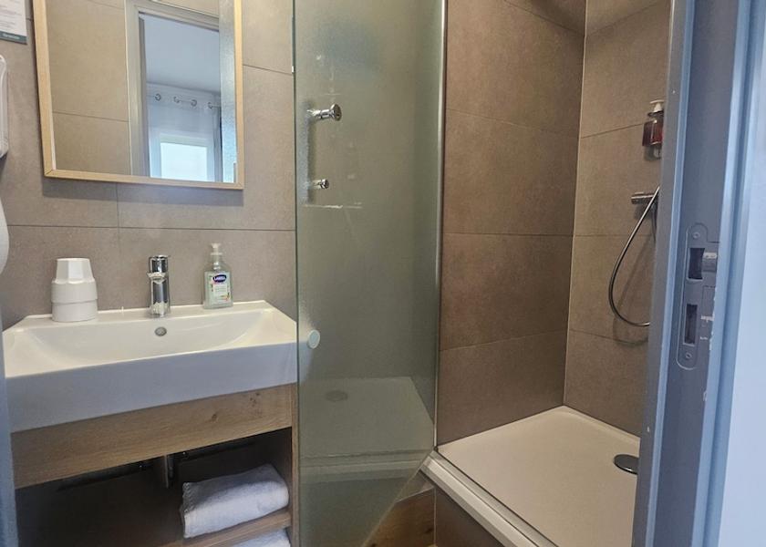 Normandy Les Pieux Bathroom