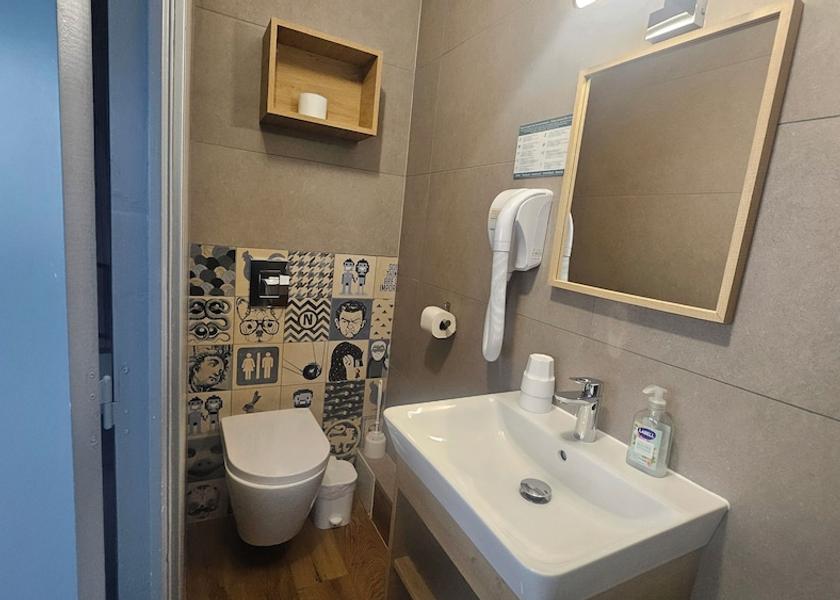 Normandy Les Pieux Bathroom