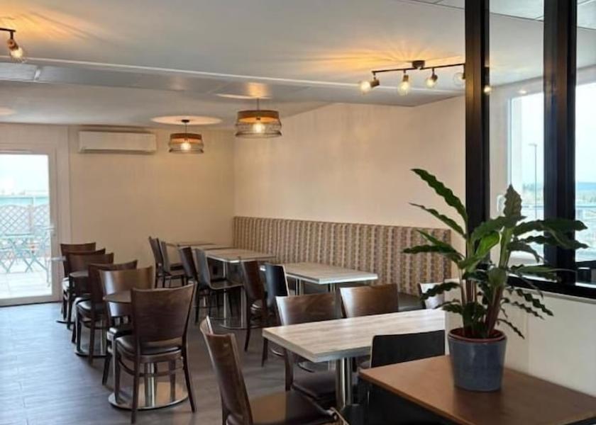 Auvergne-Rhone-Alpes Meyzieu Breakfast Area