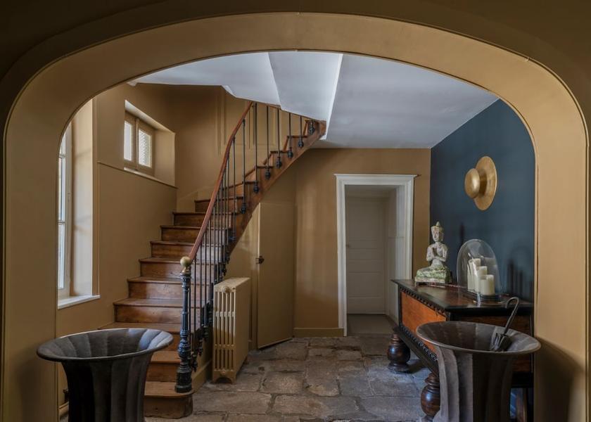 Brittany Dinan Interior Entrance