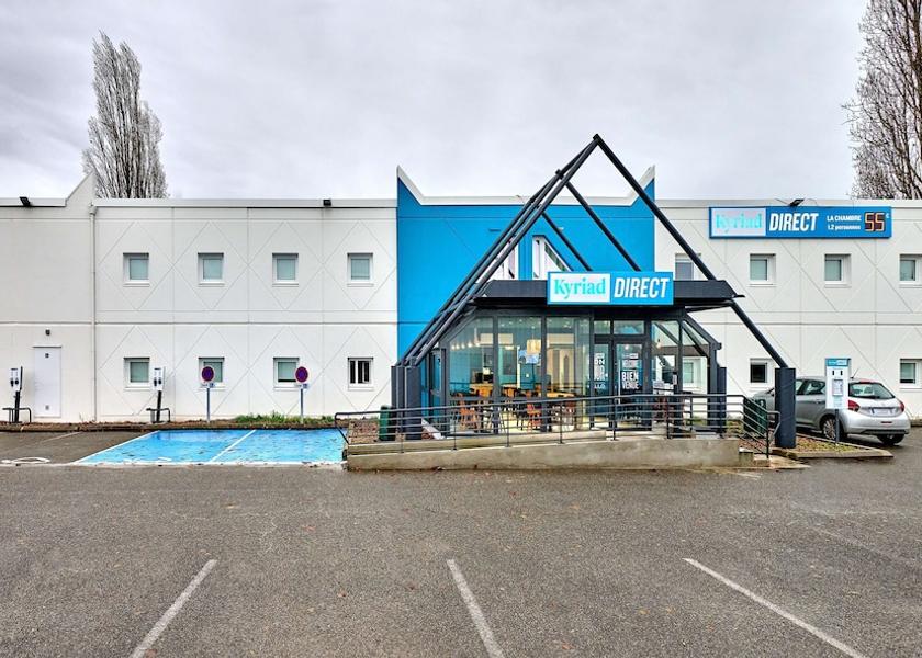 Auvergne-Rhone-Alpes Yzeure Exterior Detail