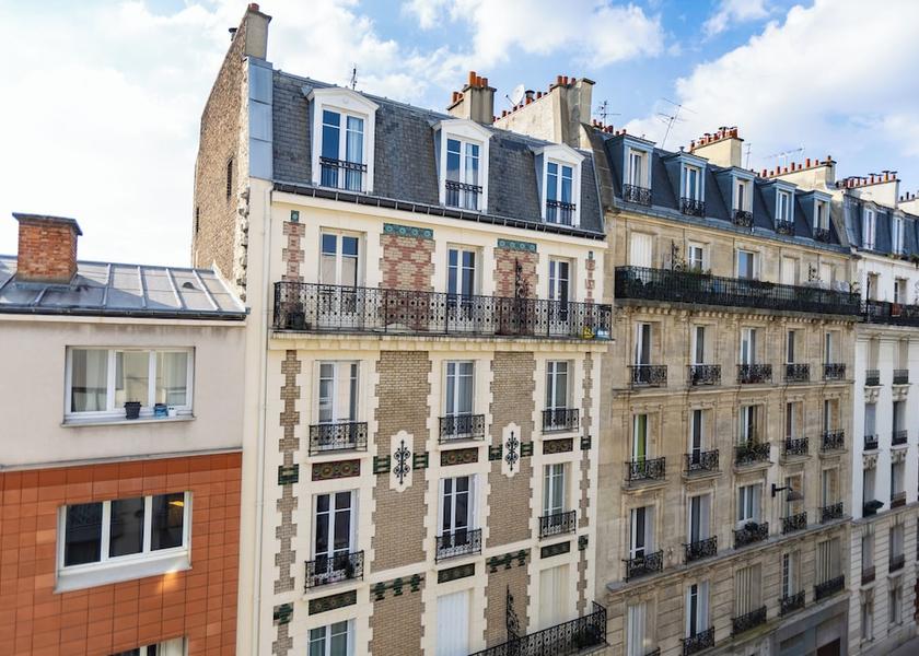 Ile-de-France Paris Exterior Detail