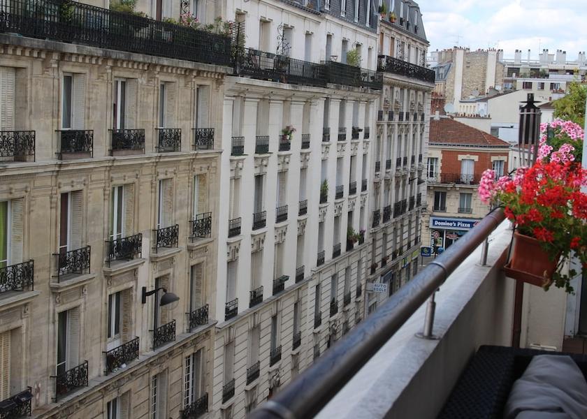 Ile-de-France Paris Exterior Detail