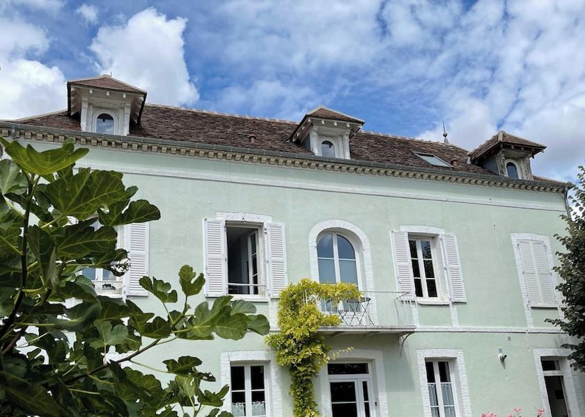 Bourgogne-Franche-Comte Saint-Clement Exterior Detail