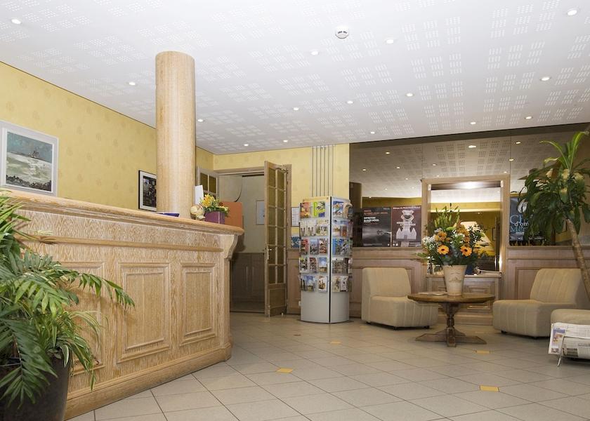 Check-in/check-out kiosk