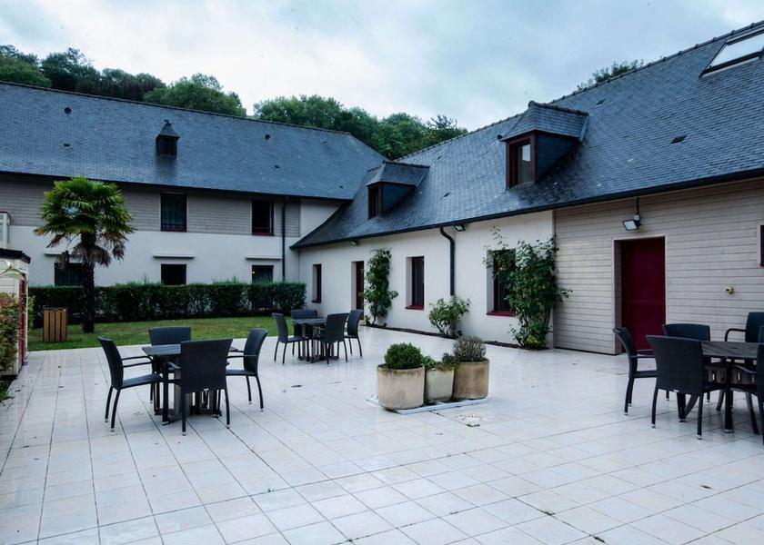 Brittany Lanvallay Pool