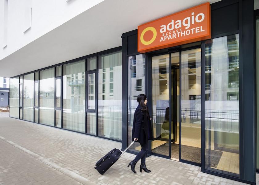 Ile-de-France Puteaux Entrance