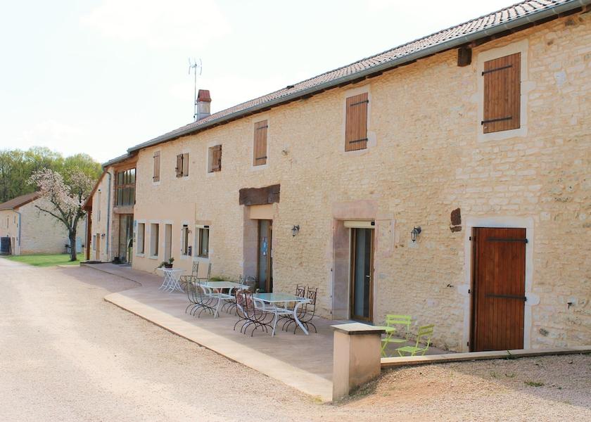 Bourgogne-Franche-Comte Lugny Facade
