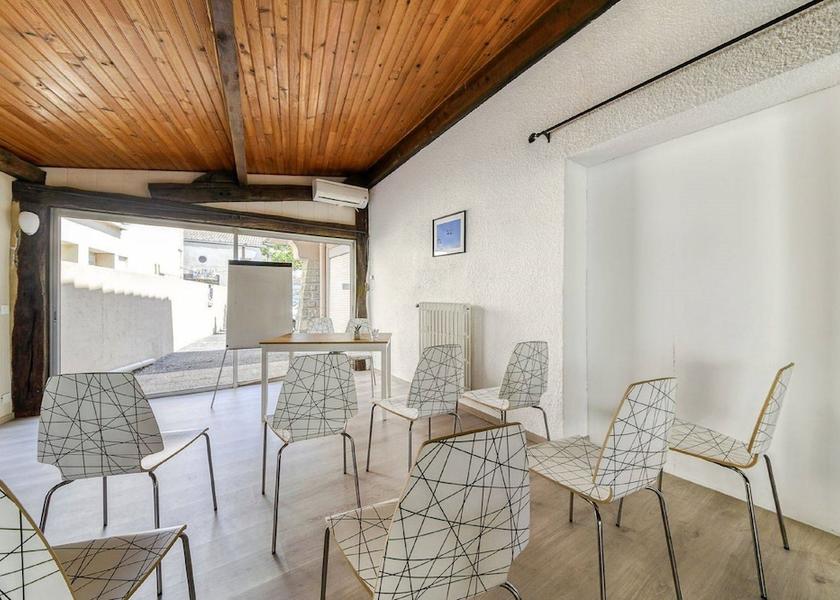 Occitanie Frontignan Meeting Room