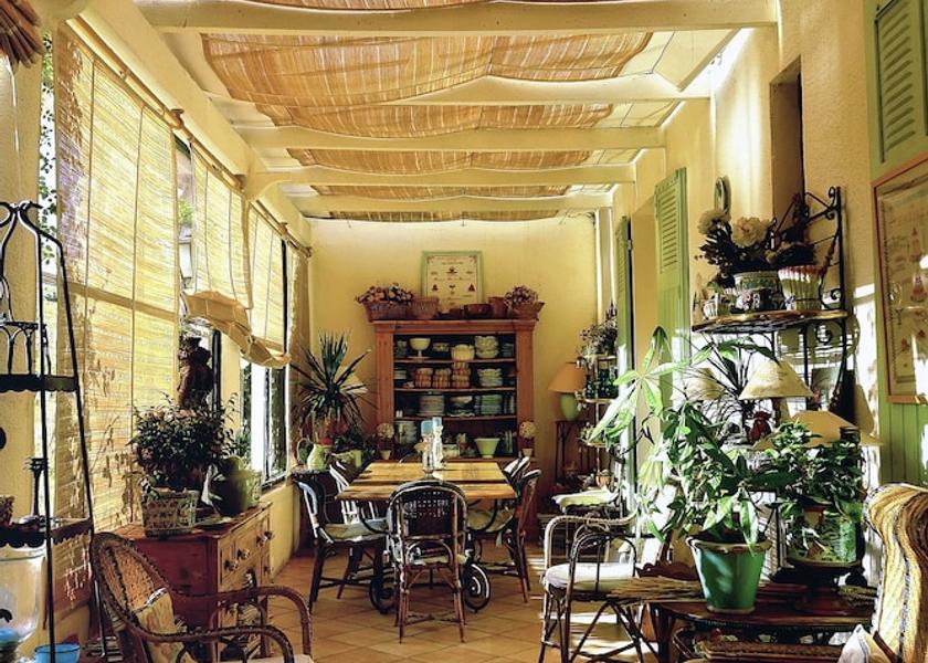 Provence - Alpes - Cote d'Azur Orgon Interior Entrance