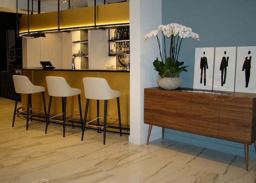 Brittany Brest Bar (on property)