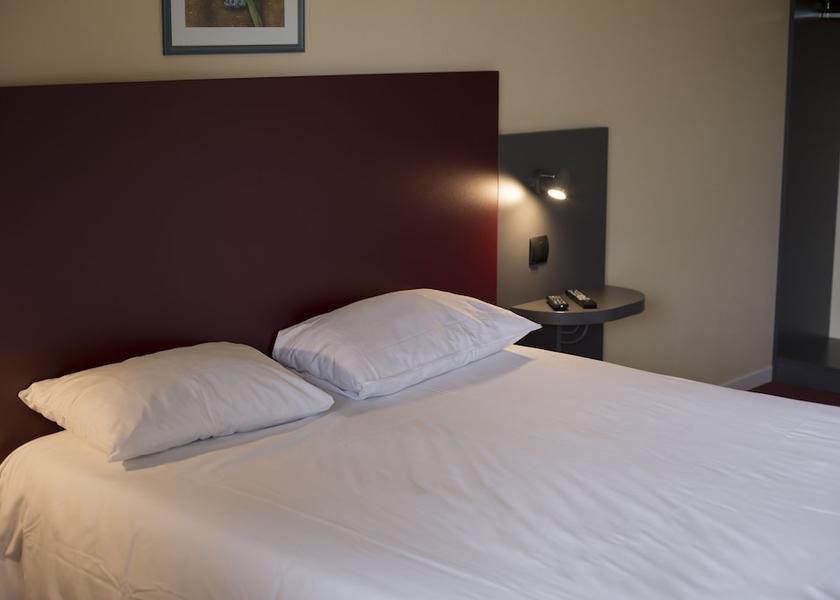 Centre - Loire Valley Dampierre-En-Burly Room