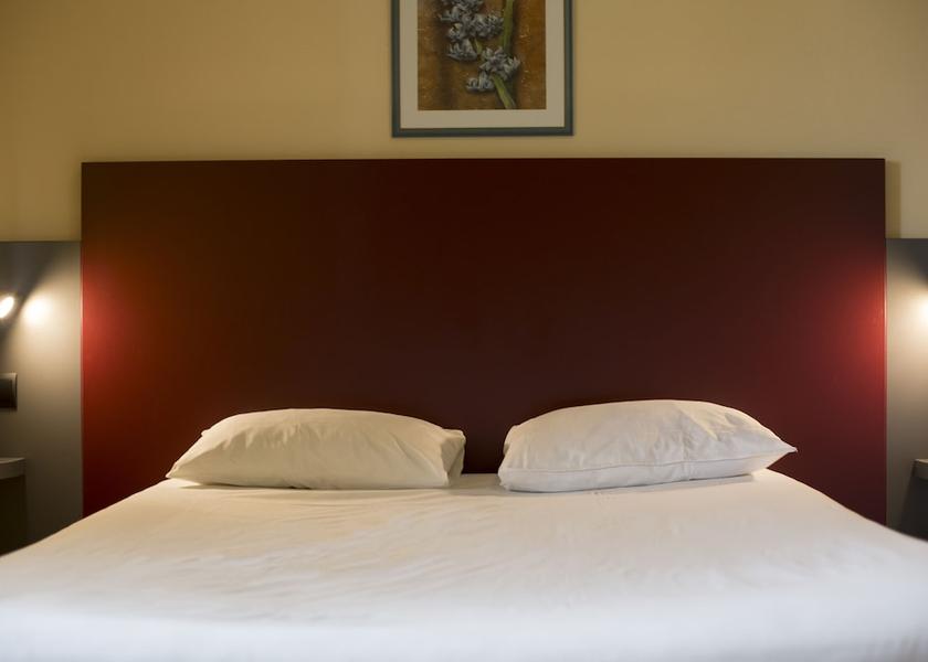 Centre - Loire Valley Dampierre-En-Burly Room