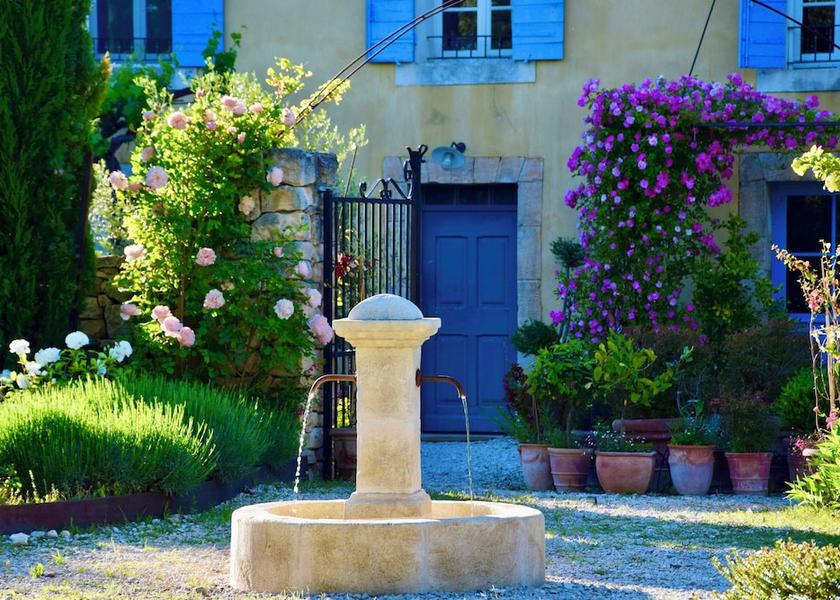 Provence - Alpes - Cote d'Azur Saint-Didier Exterior Detail