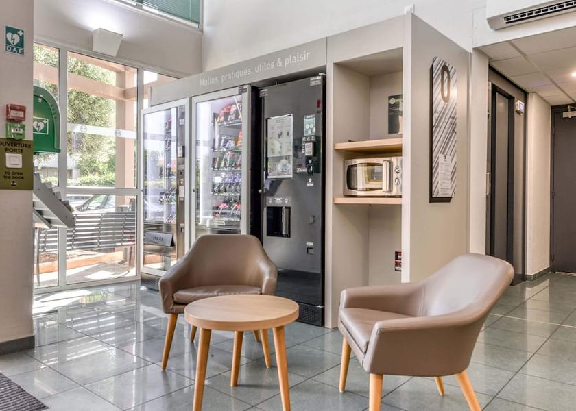 Occitanie Villeneuve-les-Beziers Lobby sitting area