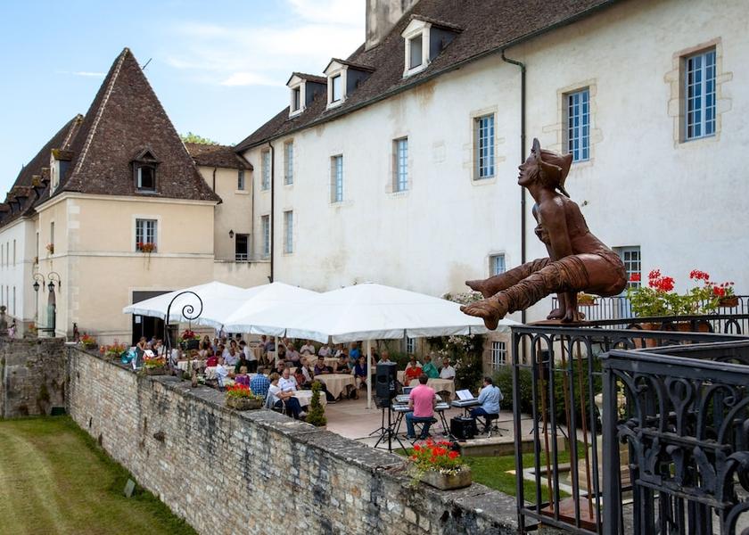 Bourgogne-Franche-Comte Gilly-les-Citeaux Facade