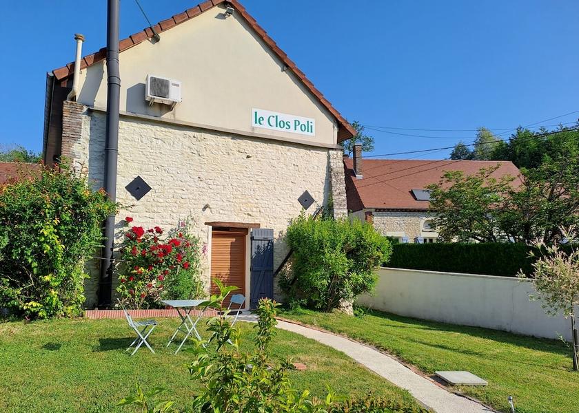 Grand Est Montigny-Les-Monts Entrance