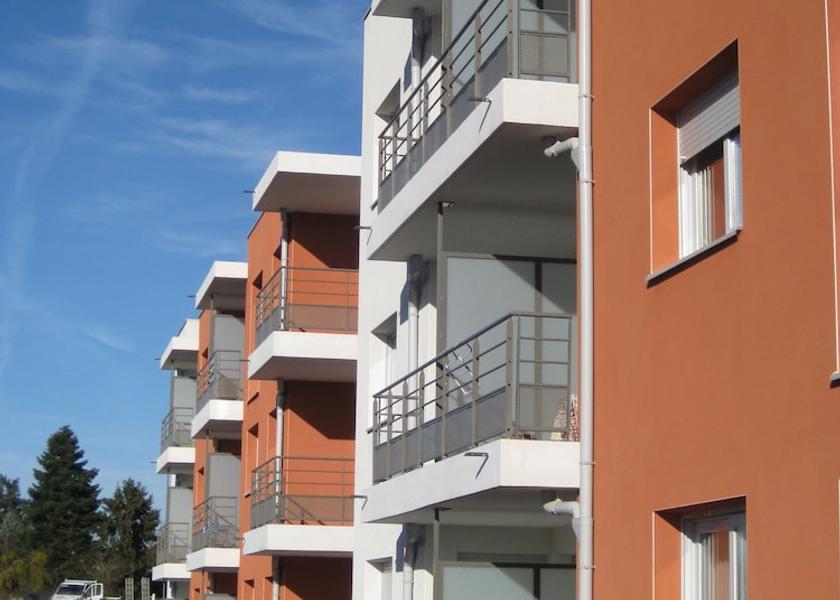 Auvergne-Rhone-Alpes Yzeure Facade