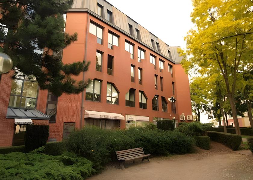 Île-de-France Plaisir Hotel Exterior