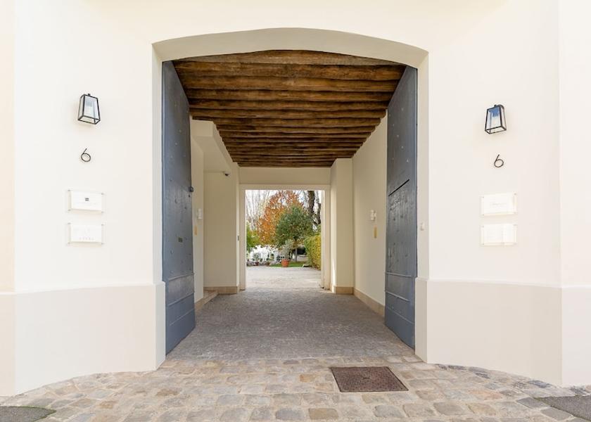 Ile-de-France Fontainebleau Entrance
