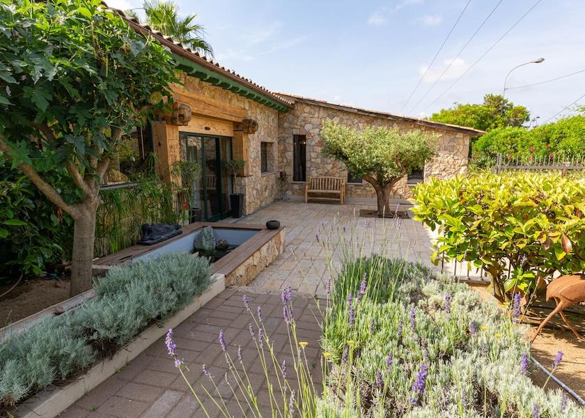 Corsica Porto-Vecchio Exterior Detail