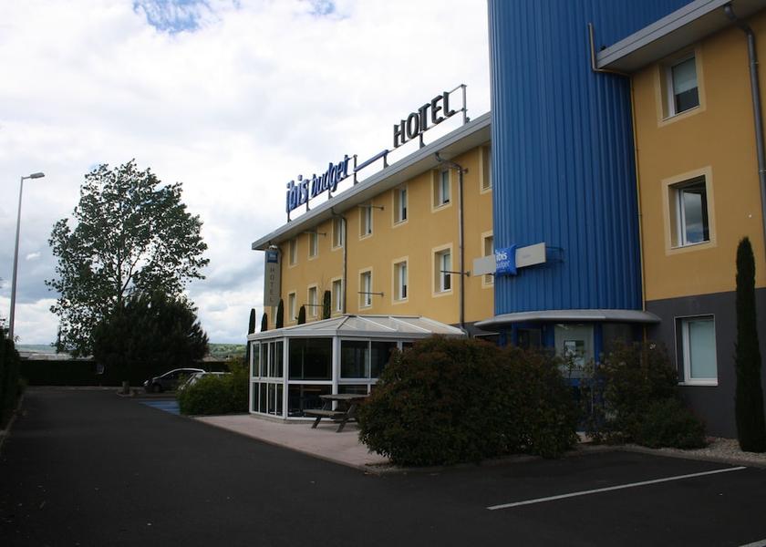 Auvergne-Rhône-Alpes Issoire Front of property